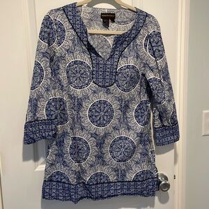 Dana Buchman blue and white 3/4 sleeve tunic top size S